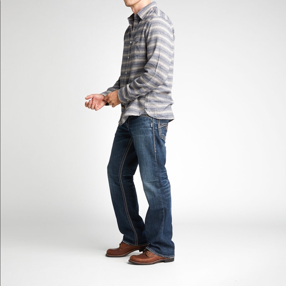 Silver Tab 38 X 32 straight leg light washed Jean.